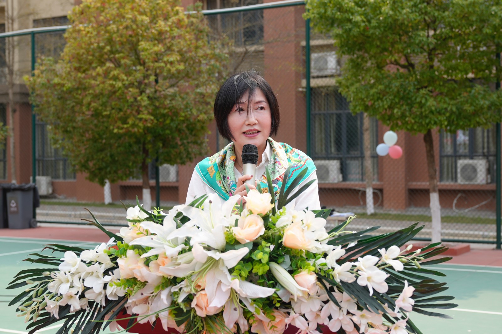 郑.jpg